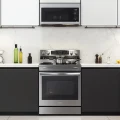 Samsung 6.3 cu. ft. Smart Freestanding Electric Range with No-Preheat Air Fry, Convection+ & Griddle in Stainless Steel